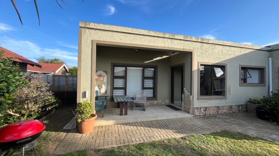 3 Bedroom Property for Sale in Wavecrest Eastern Cape